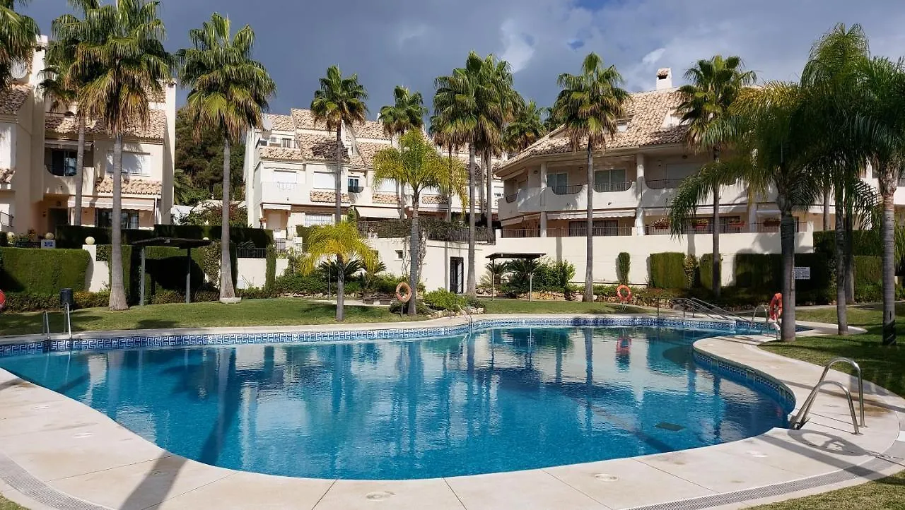 Townhouse With Beautifull Sea View In Costabella Villa Marbella
